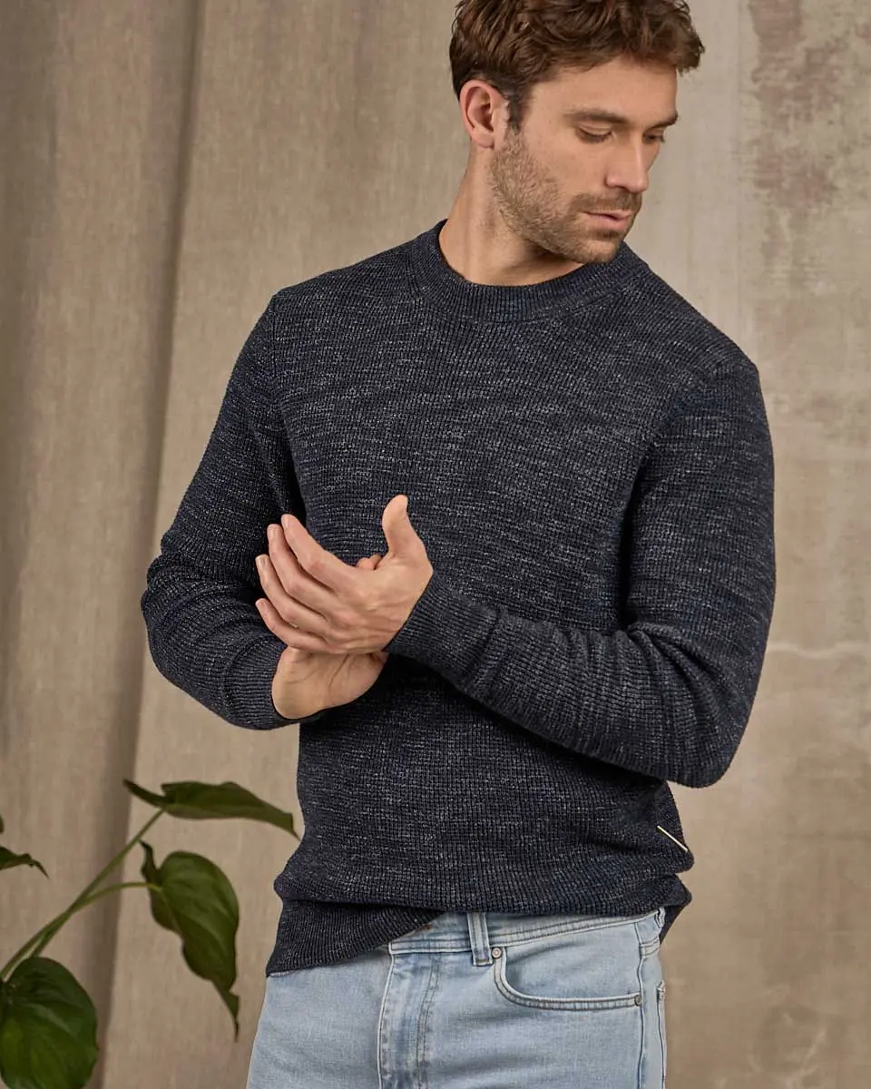 Pull bleu