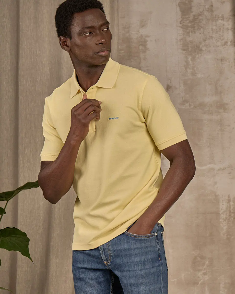 Jaune pâle