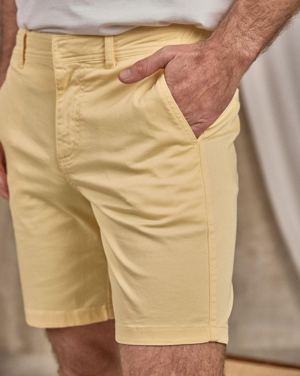 Jaune pâle