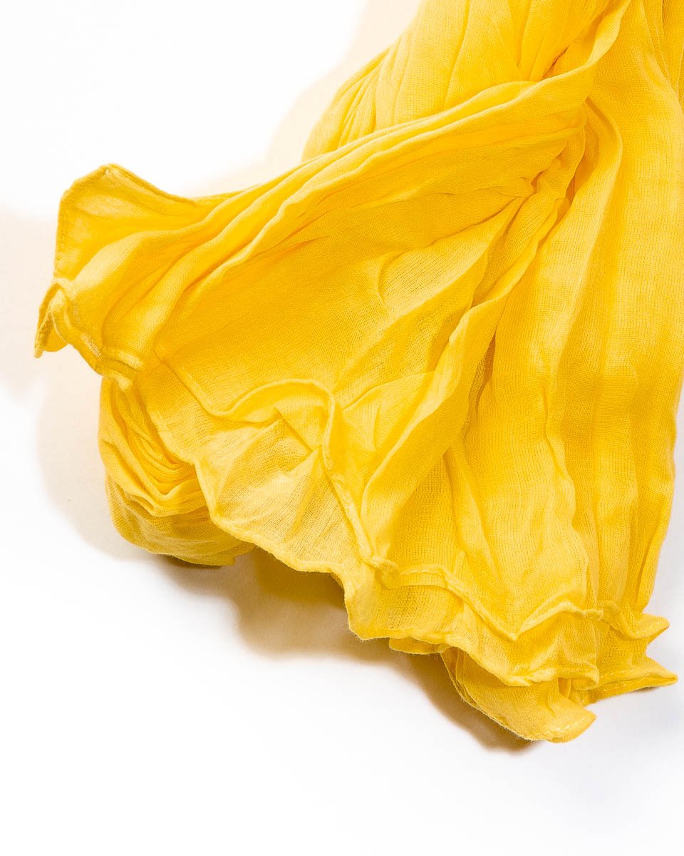 Chèche uni effet froissé en coton jaune