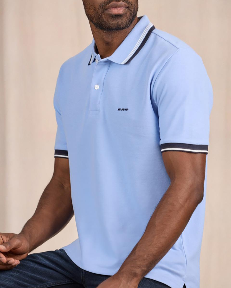 Polo à contraste bleu