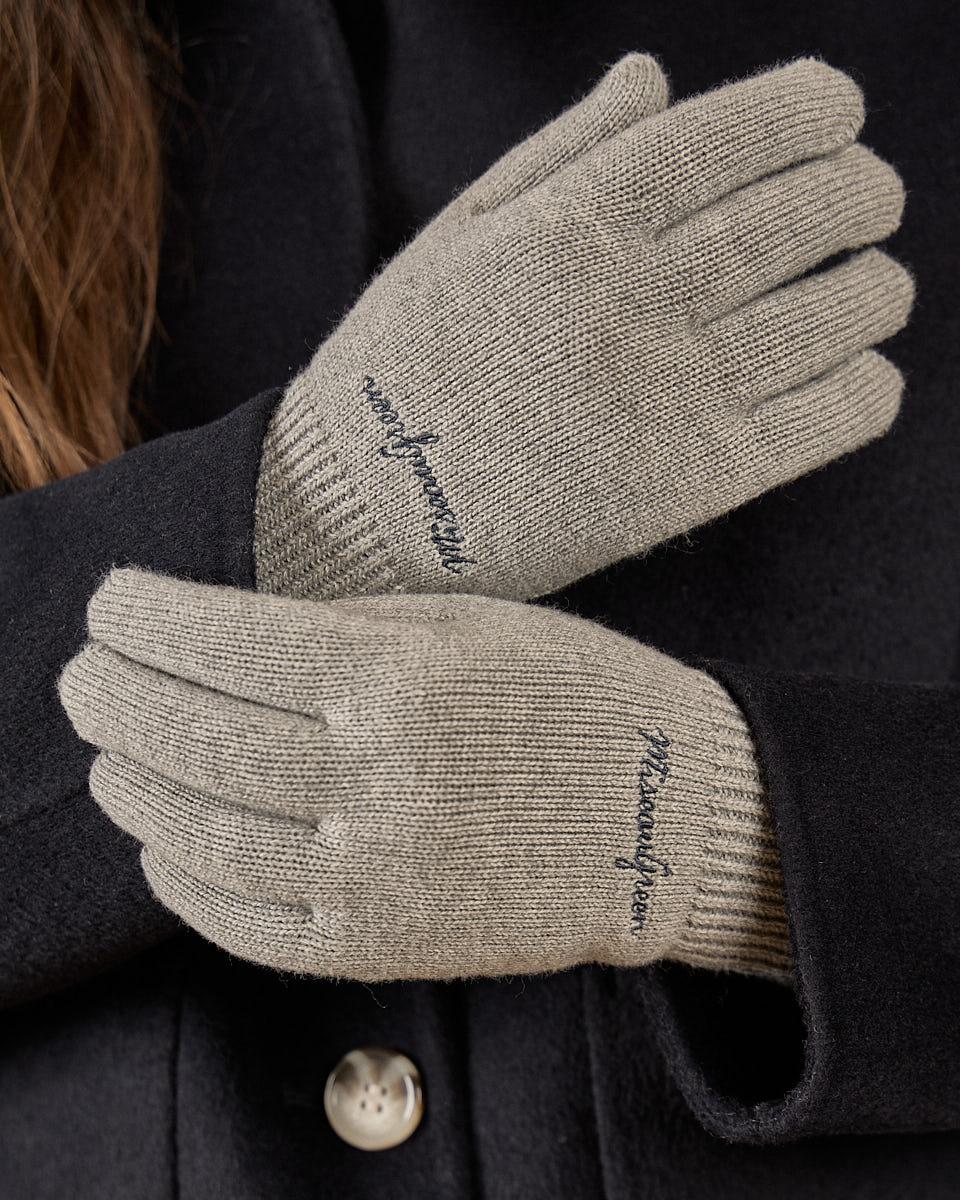 Gants en tricot gris