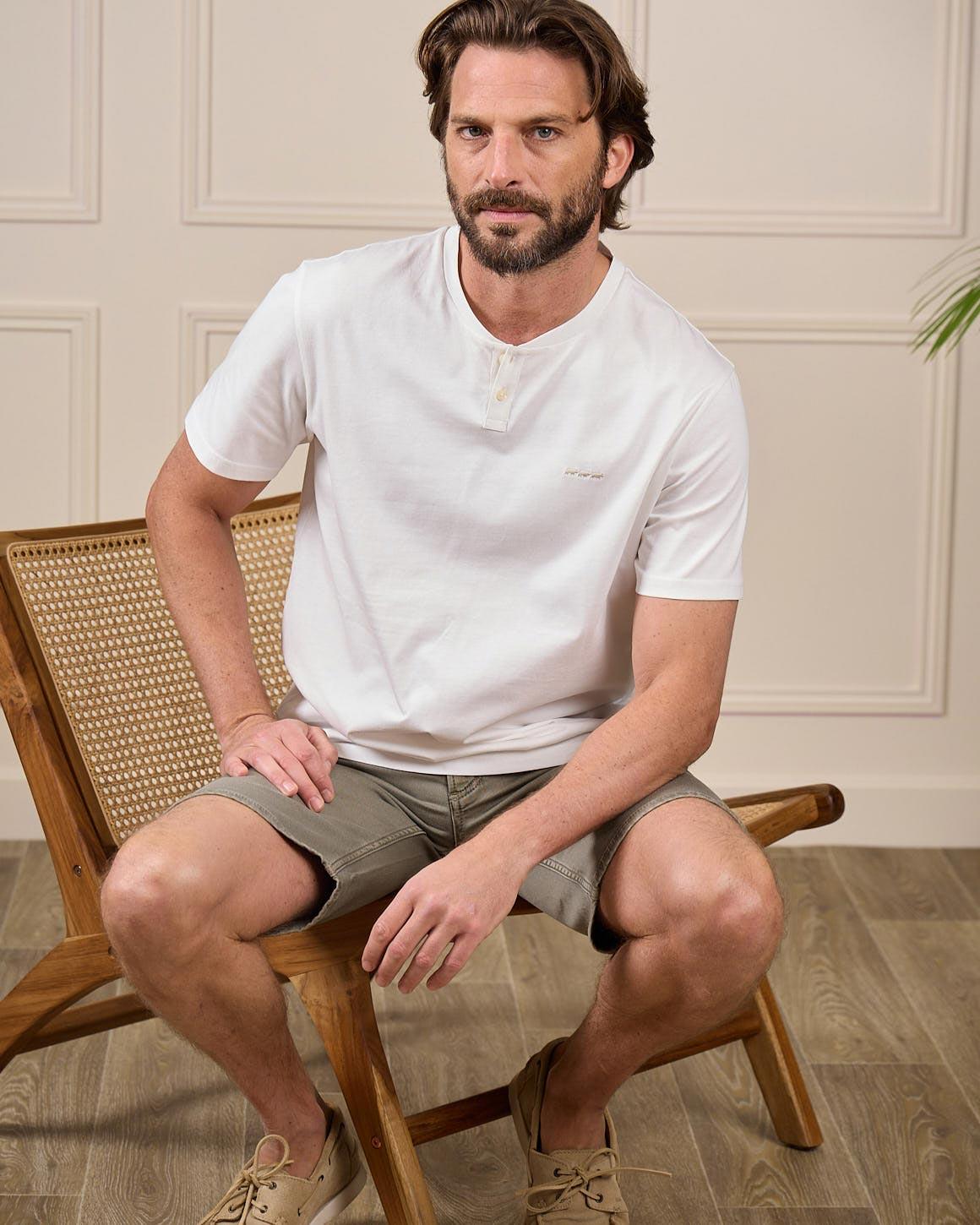 T-shirt col tunisien blanc