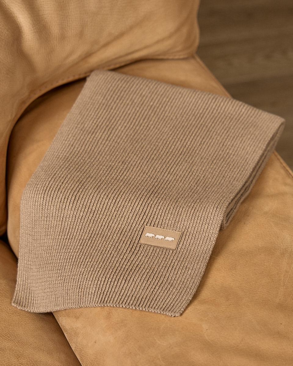 Écharpe unie en tricot beige