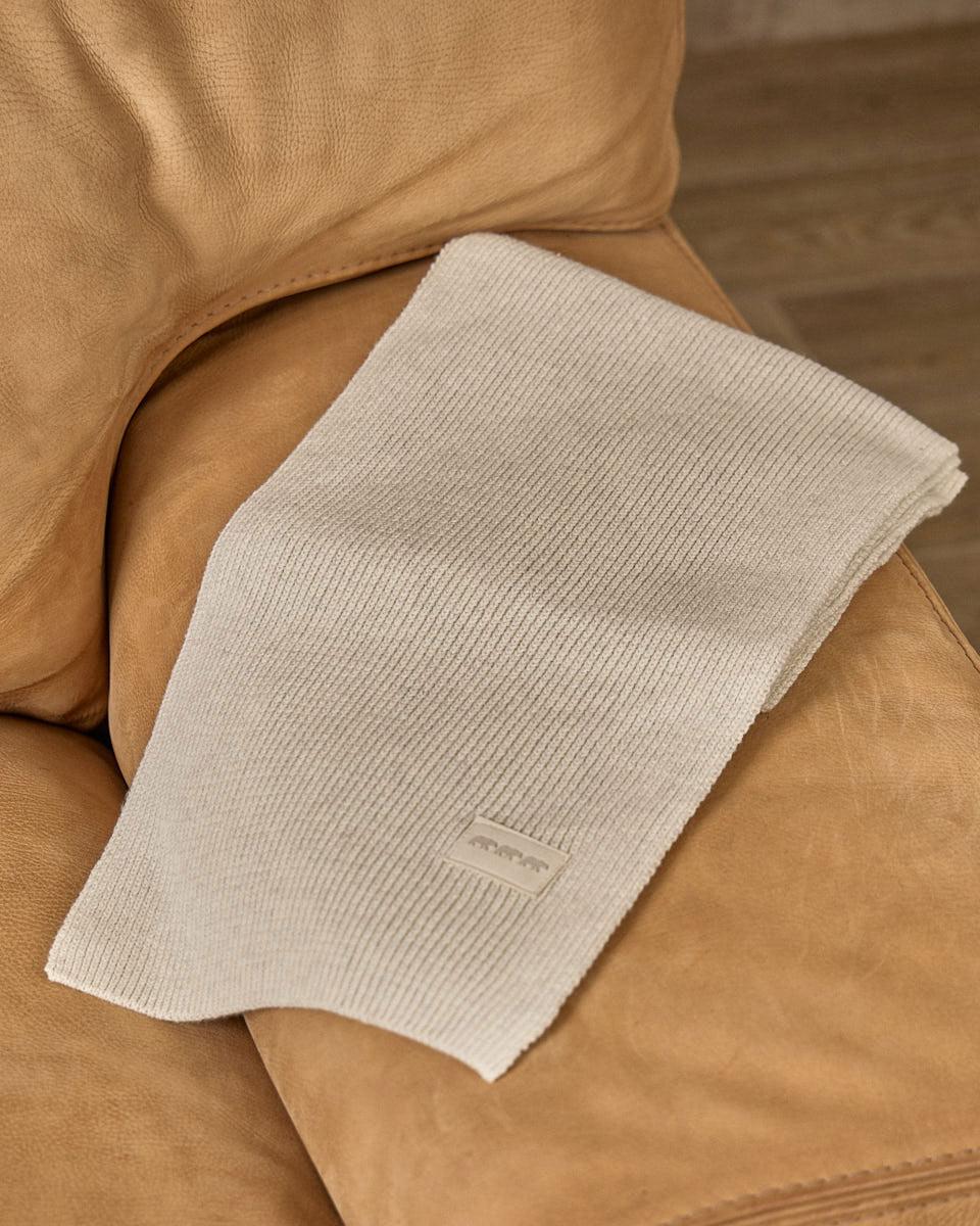 Écharpe unie en tricot