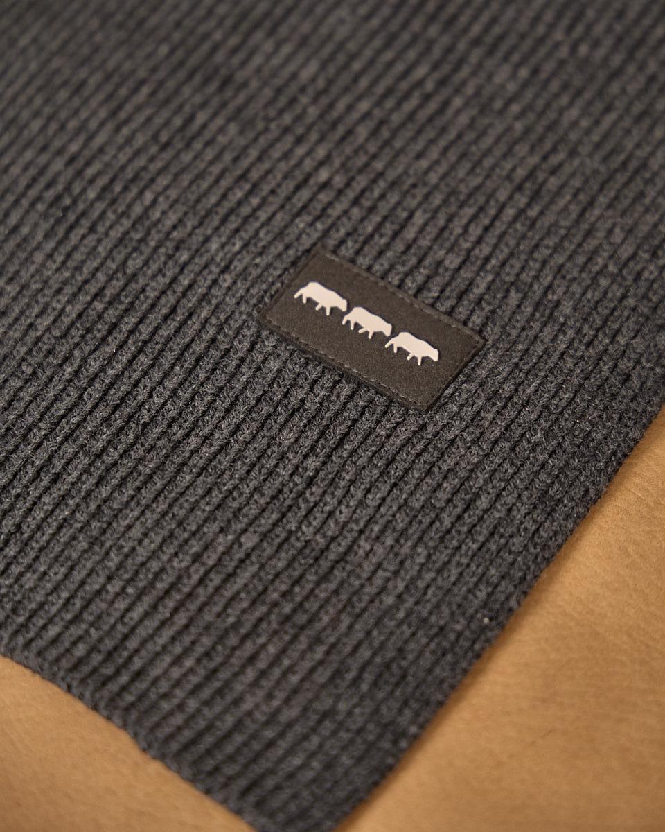 Écharpe unie en tricot gris