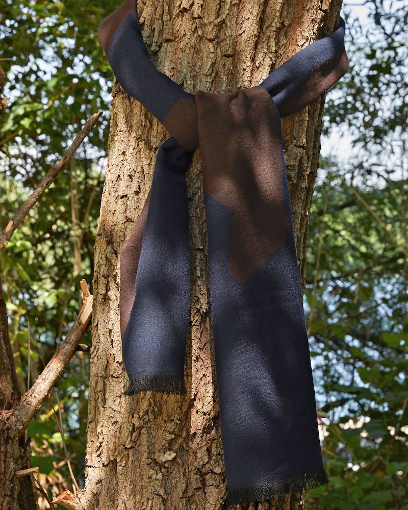 Echarpe fantaisie bicolore à petites franges bleu