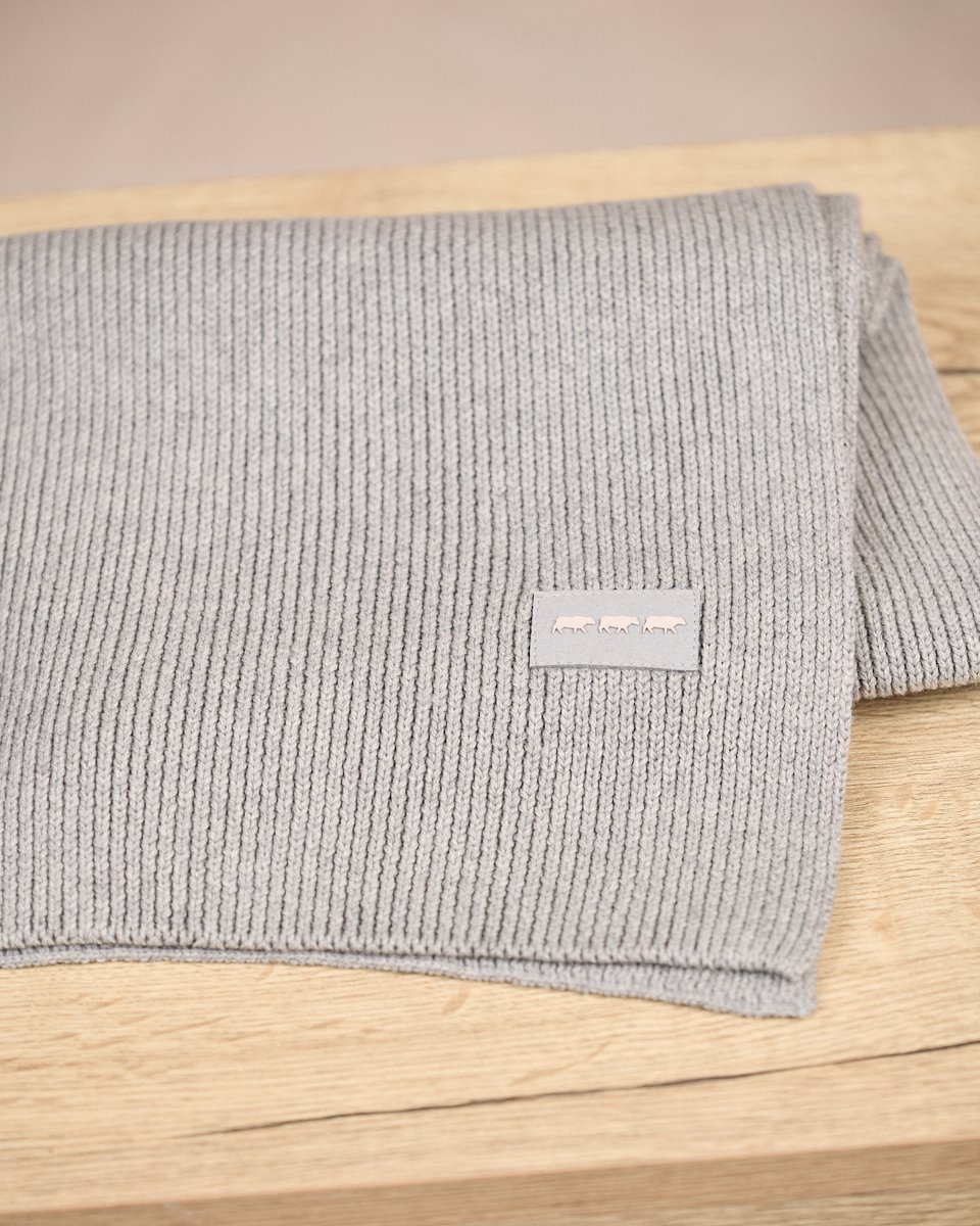 Écharpe unie en tricot