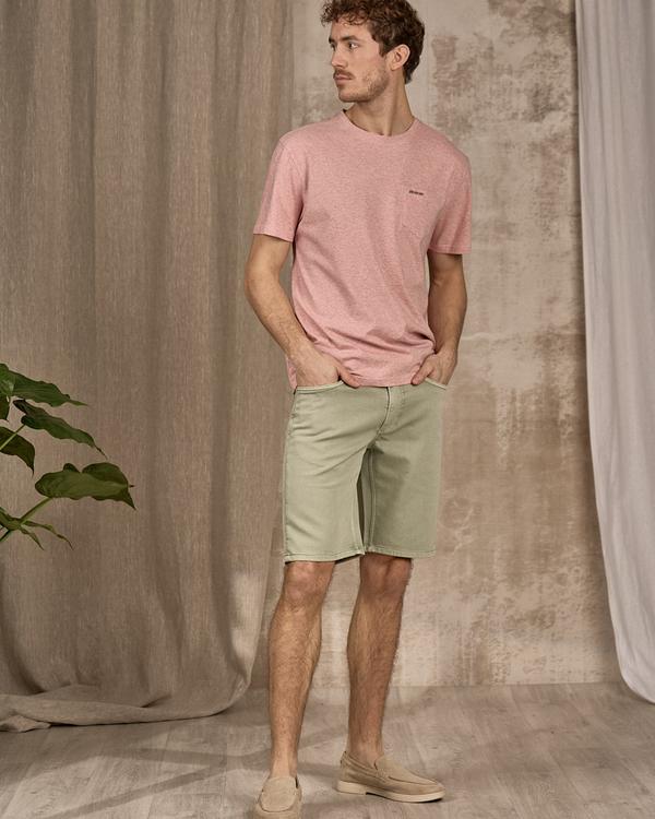 T-shirt poche poitrine rose T-shirt poche poitrine rose