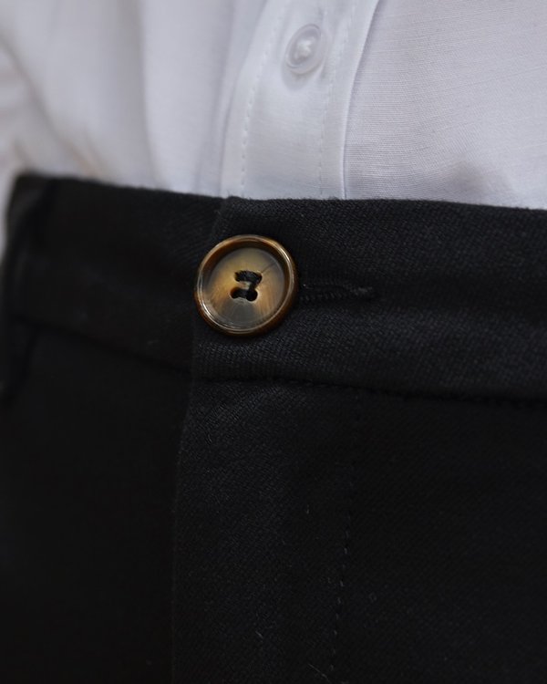 Pantalon 7/8 coupe confort fausses poches arrière noir
