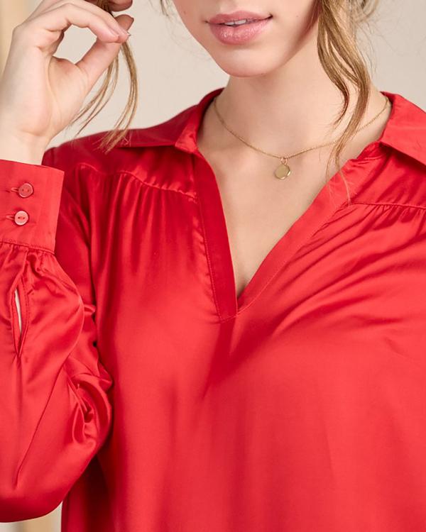 Blouse satinée rouge