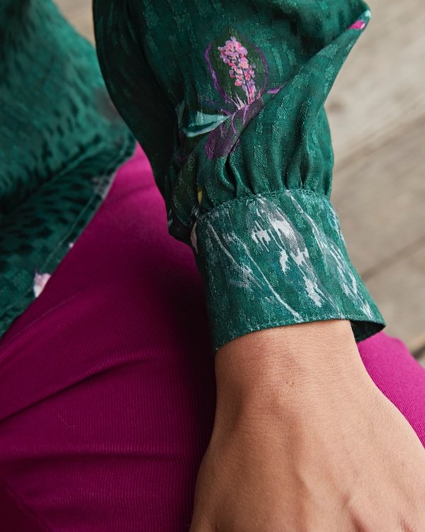 Chemisier manches longues imprimé fleuri en jacquard viscose vert Chemisier manches longues imprimé fleuri en jacquard viscose vert