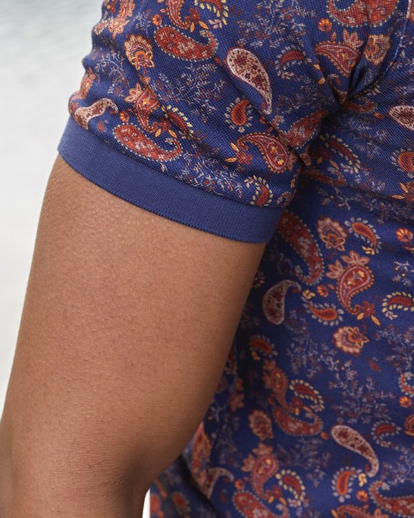Polo modern fit à motif cachemire en coton bleu Polo modern fit à motif cachemire en coton bleu