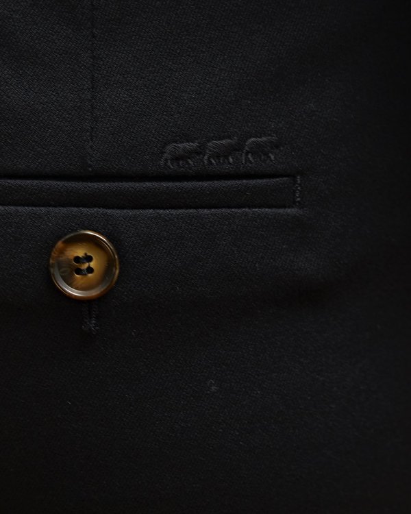 Pantalon 7/8 coupe confort fausses poches arrière noir