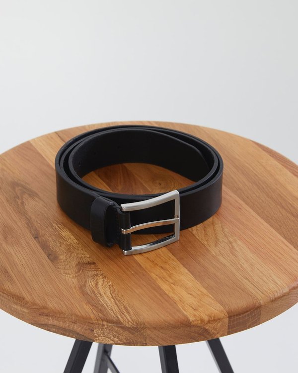 Ceinture à boucle uni en cuir noir
