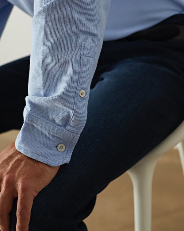 Chemise manches longues cintrée en coton piqué bleu