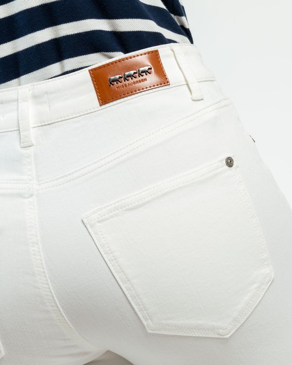 Pantacourt slim uni longueur 7/8 en coton blanc Pantacourt slim uni longueur 7/8 en coton blanc