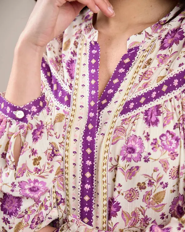 Blouse brodée violet