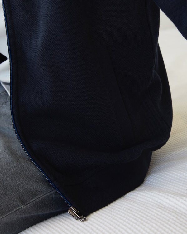 Cardigan zippé manches longues col teddy en coton bleu Cardigan zippé manches longues col teddy en coton bleu