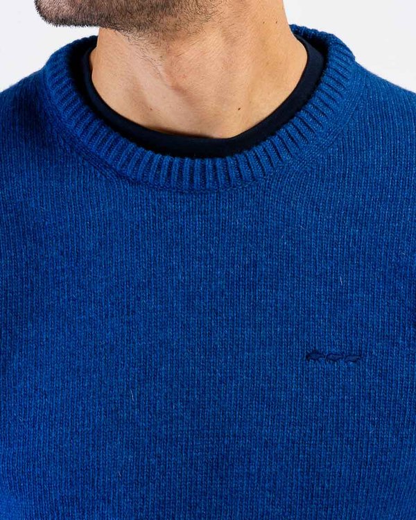 Pull à col rond tricoté manches longues en laine mérinos bleu Pull à col rond tricoté manches longues en laine mérinos bleu
