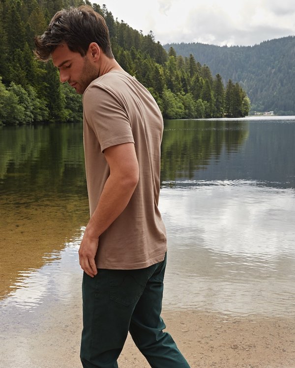 T-shirt modern fit Ethan uni manches courtes col rond coton beige T-shirt modern fit Ethan uni manches courtes col rond coton beige
