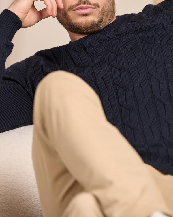 Pull torsadé bleu