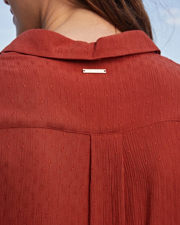 Chemisier à empiècement plissé en viscose jacquard Chemisier à empiècement plissé en viscose jacquard