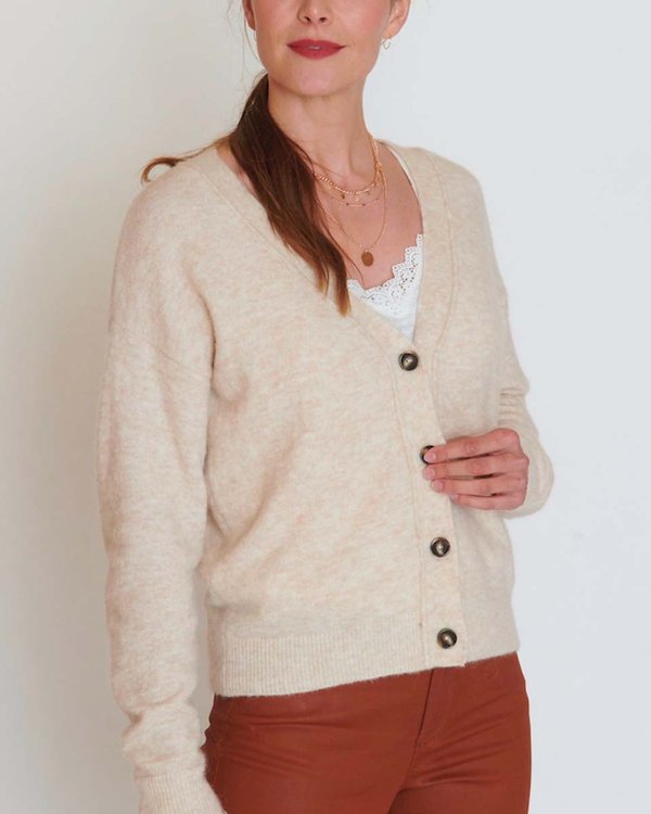 Cardigan manches longues boutonné uni en mohair beige Cardigan manches longues boutonné uni en mohair beige