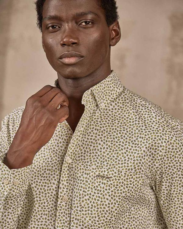 Chemise motifs feuillages vert Chemise motifs feuillages vert