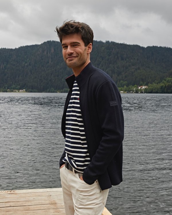Cardigan uni Victor col zippé 50% Laine mérinos bleu Cardigan uni Victor col zippé 50% Laine mérinos bleu