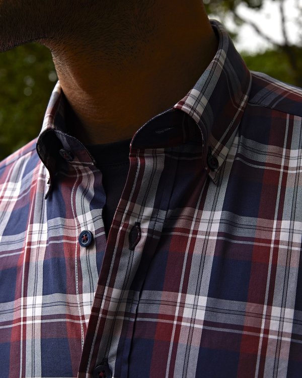 Chemise à carreaux manches longues regular fit en coton bleu Chemise à carreaux manches longues regular fit en coton bleu