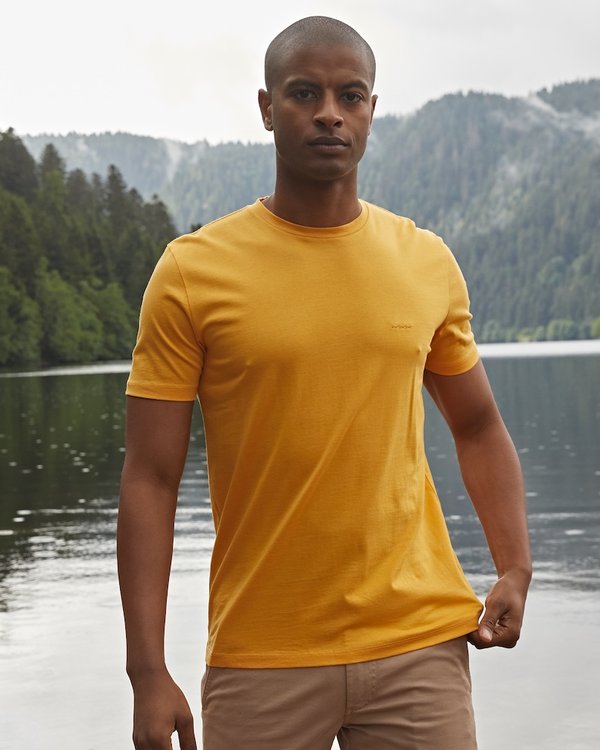 T-shirt modern fit Ethan uni manches courtes col rond coton jaune