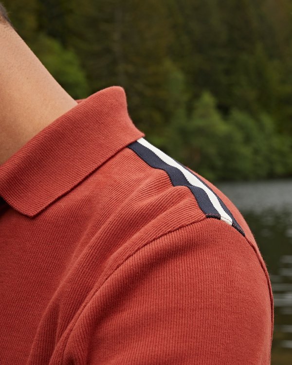 Polo manches longues regular fit à épaulettes rouge Polo manches longues regular fit à épaulettes rouge