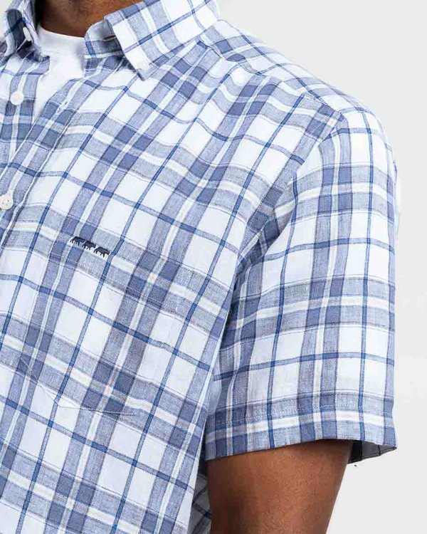 Chemise manches courtes regular fit à carreaux en lin bleu Chemise manches courtes regular fit à carreaux en lin bleu