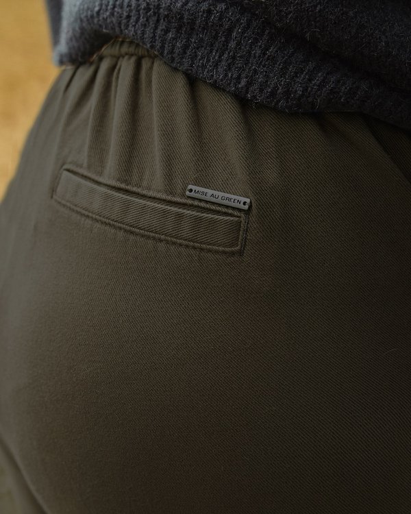 Pantalon paperbag taille froncée en tencel et coton vert Pantalon paperbag taille froncée en tencel et coton vert