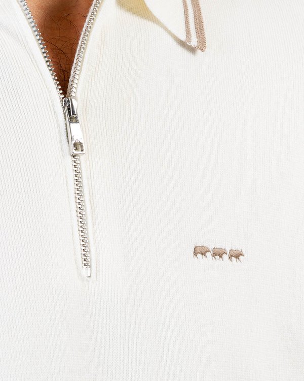Pull manches longues col zippé style polo blanc Pull manches longues col zippé style polo blanc