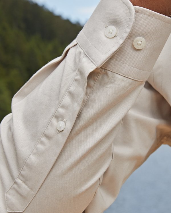 Chemise manches longues gabardine toucher doux 100% coton blanc Chemise manches longues gabardine toucher doux 100% coton blanc