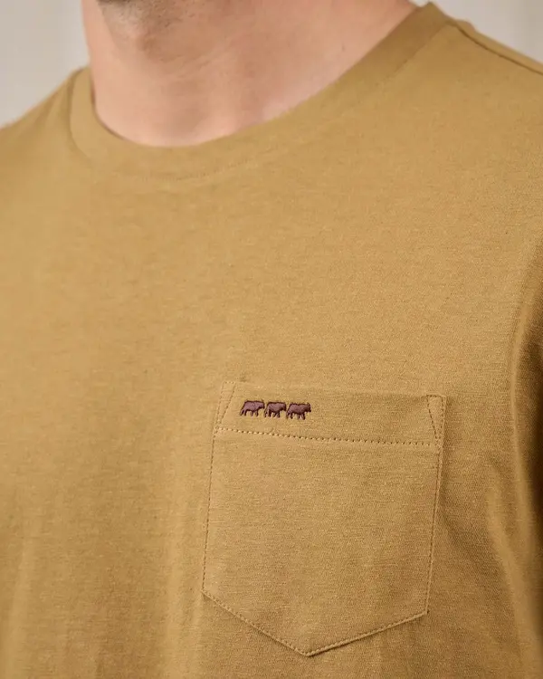 T-shirt poche poitrine beige