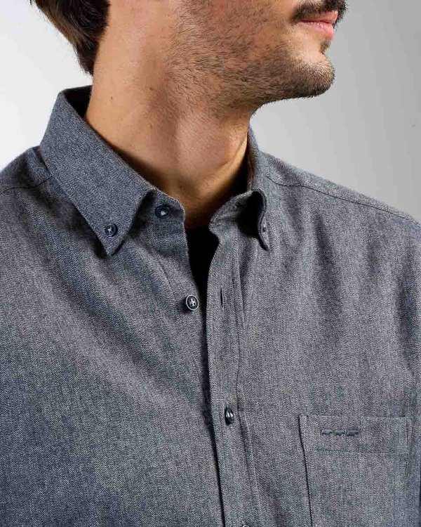 Chemise unie à manches longues 100% coton bleu Chemise unie à manches longues 100% coton bleu
