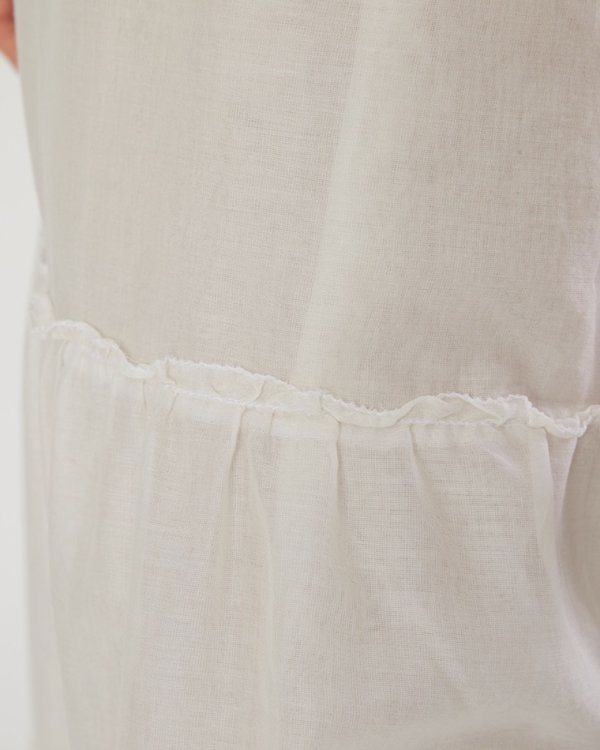 Robe longue volantée en voile de coton blanc