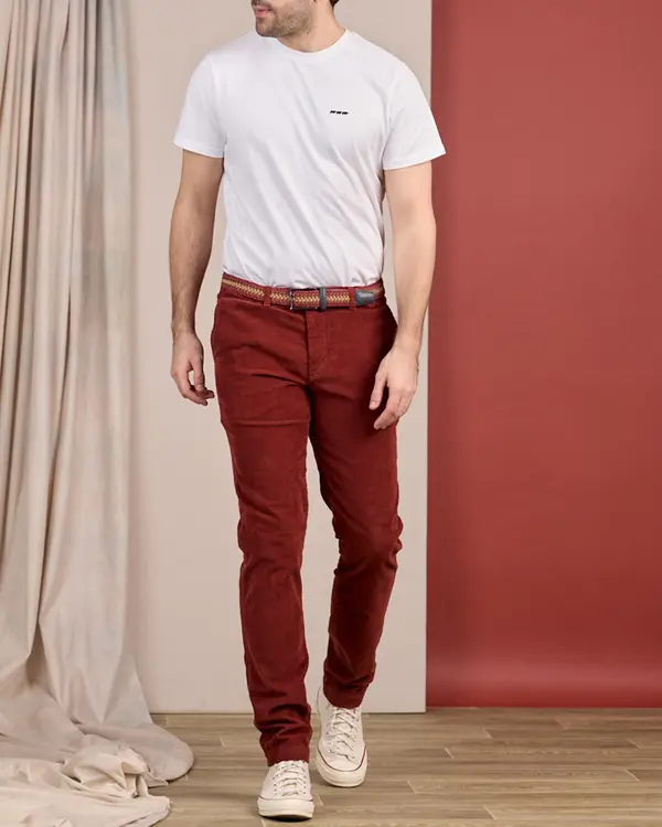 Pantalon velours côtelé rouge Pantalon velours côtelé rouge