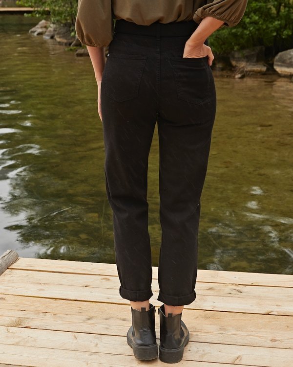 Pantalon coupe mom en denim uni noir Pantalon coupe mom en denim uni noir