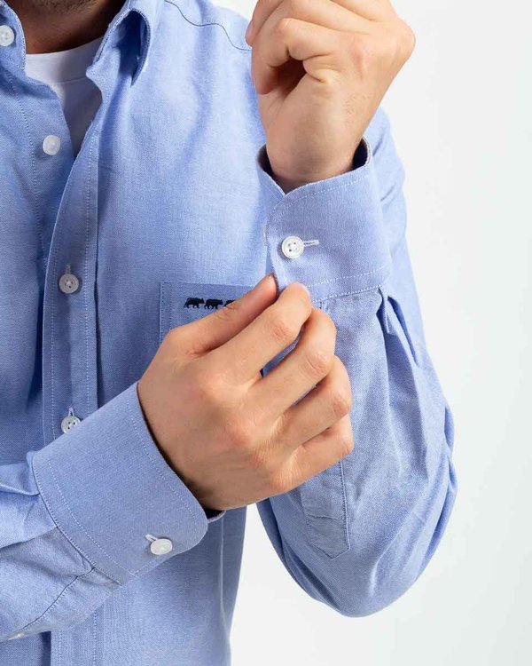 Chemise classique manches longues unie en coton bleu Chemise classique manches longues unie en coton bleu
