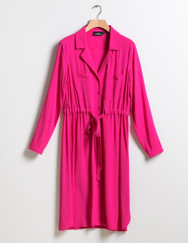 Robe chemise unie taille ceinturée en viscose rose Robe chemise unie taille ceinturée en viscose rose