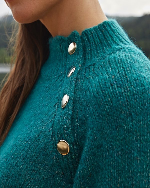 Pull à col montant boutonné uni maille moulinée vert Pull à col montant boutonné uni maille moulinée vert