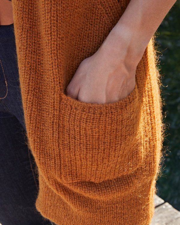Cardigan long uni en mohair bleu Cardigan long uni en mohair bleu