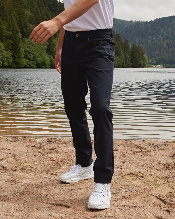 Pantalon coupe modern fit 5 poches matière confort bleu Pantalon coupe modern fit 5 poches matière confort bleu
