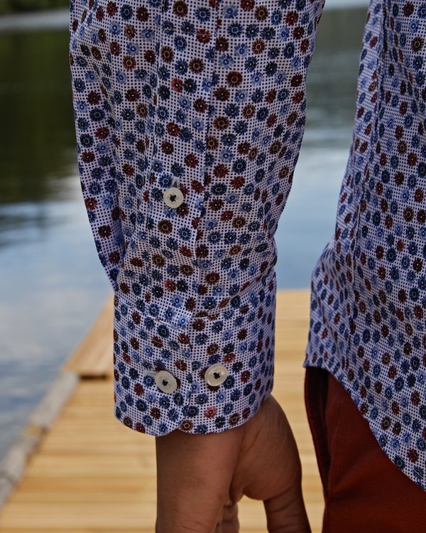 Chemise modern fit à micro motifs fleurs manches longues blanc