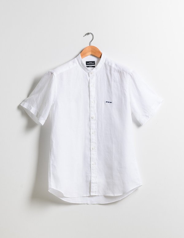 Chemise col mao unie à manches courtes en lin blanc