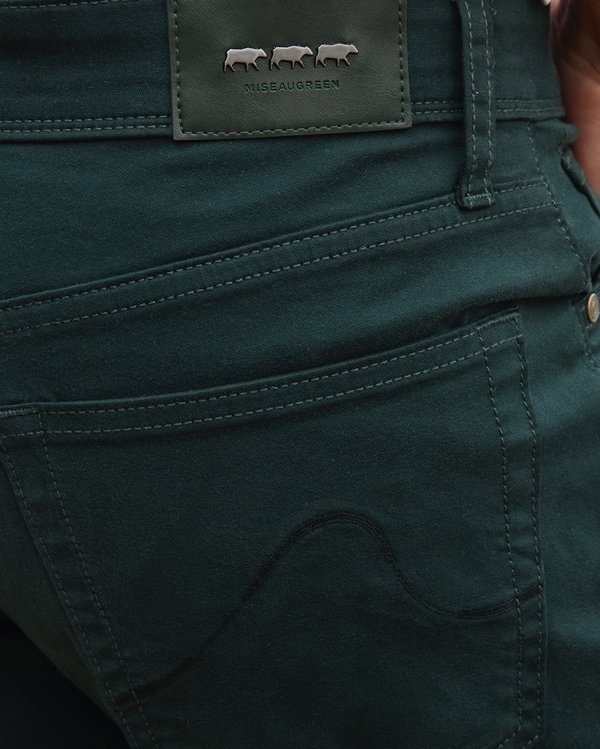 Pantalon coupe modern fit 5 poches matière confort vert Pantalon coupe modern fit 5 poches matière confort vert